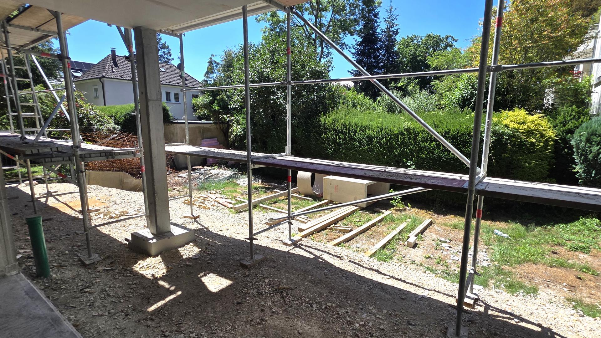Blick in den Garten - aktueller Bautenstand